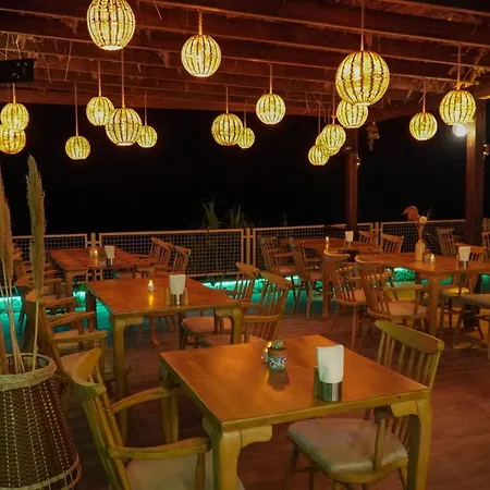 7 Soeguet Hotel