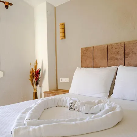 7 Soeguet Hotel